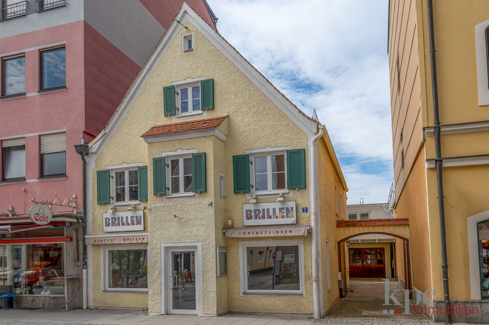 FFB-Zentrum! Historisches Wohn-/Geschäftshaus in Toplage! Ursprung 1761! Denkmalschutz (AfA)! - Hausansicht