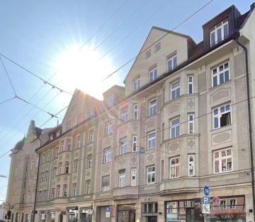 Altbaujuwel mit 163m² Wfl. im Herzen Schwabings! Balkon! EBK! Kaminofen! Lift! Befristet!, 80796 München / Schwabing-West, Etagenwohnung