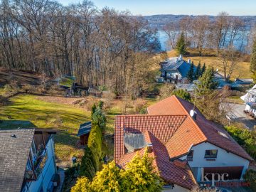 RARITÄT in Berg – Haus mit Winter-Seeblick! Großes Grundstück! 250m vom See!, 82335 Berg, Doppelhaushälfte