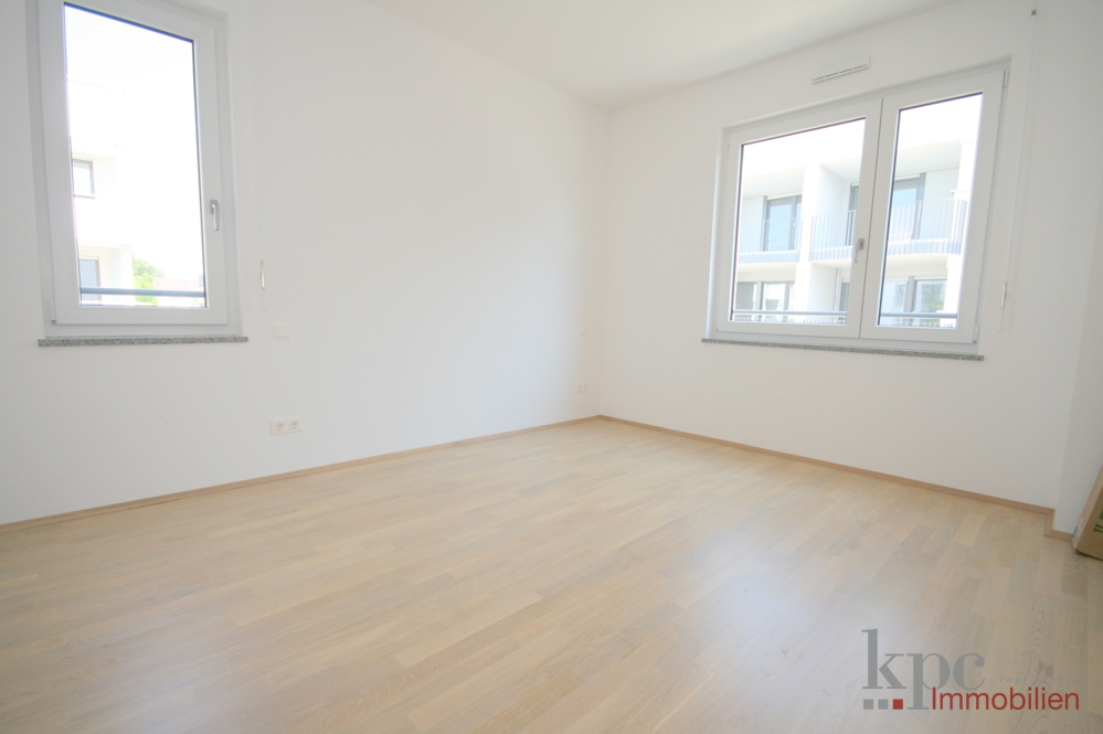 Moderne 2 Zi-Wohnung mit über 11m² Traumbalkon! BJ 2015! EBK! Nur 300m zur S-Bahn (S4)! Vermietet! - Schlafzimmer